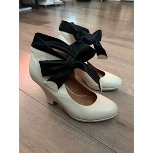 Corso Como Dodie Heels Size 10 Bone Calf Leather